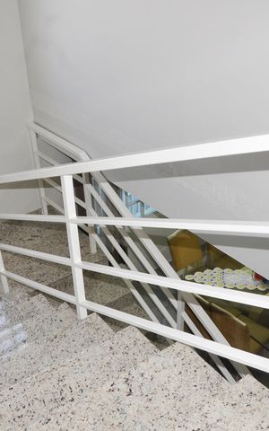 Casa à venda com 250m², 3 quartos e 5 vagas Casa à venda com 250m², 3 quartos e 5 vagasEscada Quartos