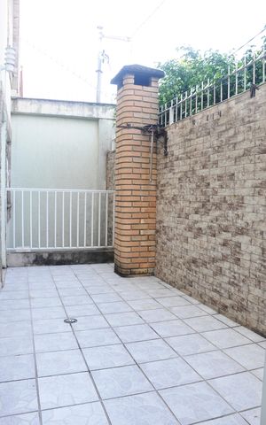 Casa à venda com 250m², 3 quartos e 5 vagas Casa à venda com 250m², 3 quartos e 5 vagasQuintal
