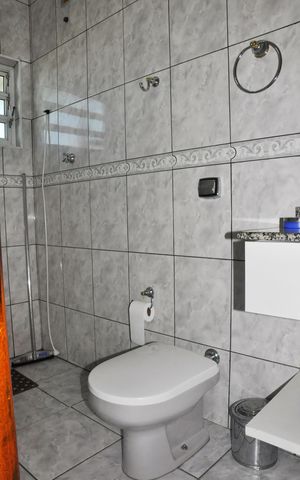 Casa à venda com 250m², 3 quartos e 5 vagas Casa à venda com 250m², 3 quartos e 5 vagasBanheiro/Suíte 3
