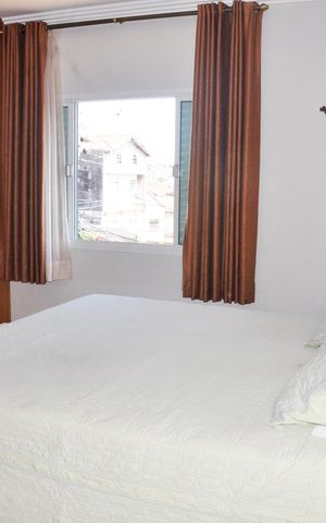 Casa à venda com 250m², 3 quartos e 5 vagas Casa à venda com 250m², 3 quartos e 5 vagasSuíte