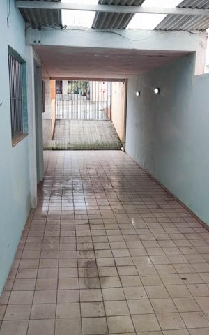 Casa à venda com 180m², 2 quartos e 2 vagas Casa à venda com 180m², 2 quartos e 2 vagasÁrea Externa