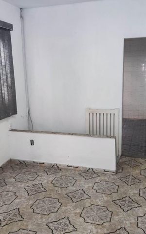 Casa à venda com 180m², 2 quartos e 2 vagas Casa à venda com 180m², 2 quartos e 2 vagasSala