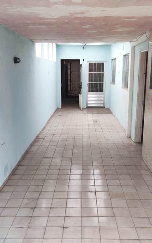 Casa à venda com 180m², 2 quartos e 2 vagas Casa à venda com 180m², 2 quartos e 2 vagasÁrea Externa