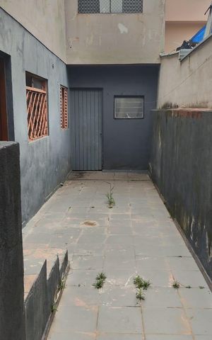 Casa à venda com 180m², 2 quartos e 2 vagas Casa à venda com 180m², 2 quartos e 2 vagasÁrea Externa
