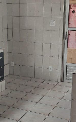 Casa à venda com 180m², 2 quartos e 2 vagas Casa à venda com 180m², 2 quartos e 2 vagasCozinha 1