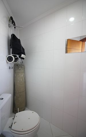 Apartamento para alugar com 140m², 3 quartos e 2 vagasBanheiro de Serviço
