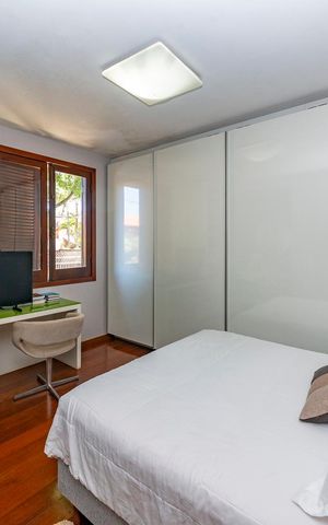 Casa à venda com 516m², 4 quartos e 4 vagas Casa à venda com 516m², 4 quartos e 4 vagasSuíte 3