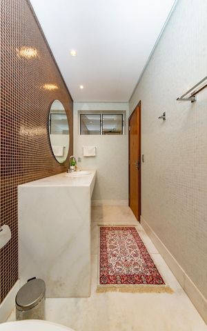 Casa à venda com 516m², 4 quartos e 4 vagas Casa à venda com 516m², 4 quartos e 4 vagasBanheiro Social 1