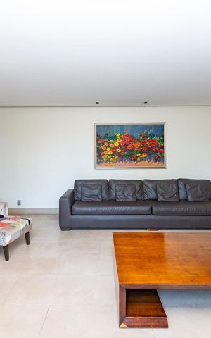 Casa à venda com 516m², 4 quartos e 4 vagas Casa à venda com 516m², 4 quartos e 4 vagasSala 3