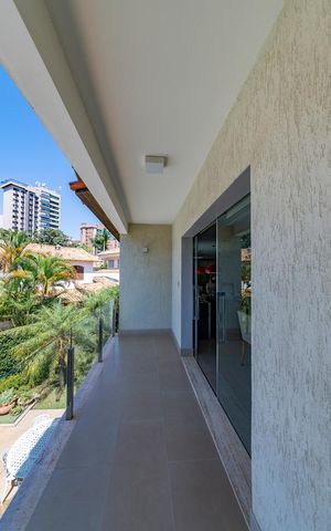 Casa à venda com 516m², 4 quartos e 4 vagas Casa à venda com 516m², 4 quartos e 4 vagasVaranda 2