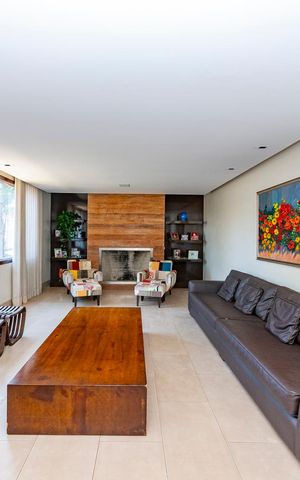 Casa à venda com 516m², 4 quartos e 4 vagas Casa à venda com 516m², 4 quartos e 4 vagasSala 3