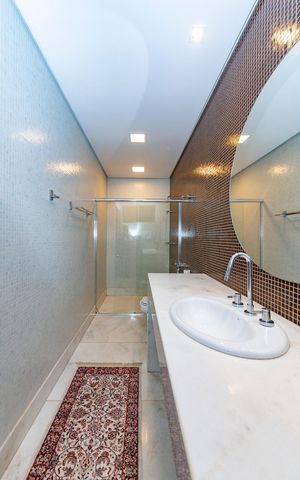 Casa à venda com 516m², 4 quartos e 4 vagas Casa à venda com 516m², 4 quartos e 4 vagasBanheiro Social 1