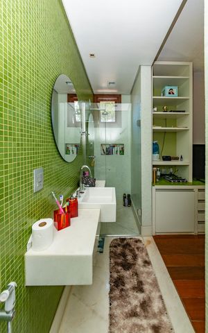 Casa à venda com 516m², 4 quartos e 4 vagas Casa à venda com 516m², 4 quartos e 4 vagasBanheiro da Suíte 3