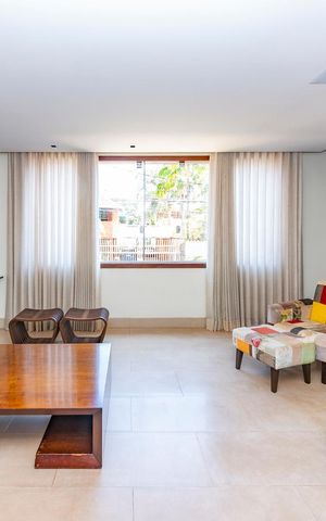 Casa à venda com 516m², 4 quartos e 4 vagas Casa à venda com 516m², 4 quartos e 4 vagasSala 3