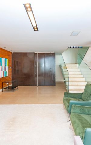 Casa à venda com 516m², 4 quartos e 4 vagas Casa à venda com 516m², 4 quartos e 4 vagasSala 1