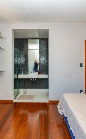 Casa à venda com 516m², 4 quartos e 4 vagas Casa à venda com 516m², 4 quartos e 4 vagasSuíte 2