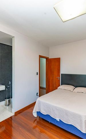 Casa à venda com 516m², 4 quartos e 4 vagas Casa à venda com 516m², 4 quartos e 4 vagasSuíte 2