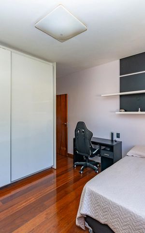 Casa à venda com 516m², 4 quartos e 4 vagas Casa à venda com 516m², 4 quartos e 4 vagasSuíte 4