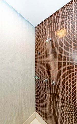 Casa à venda com 516m², 4 quartos e 4 vagas Casa à venda com 516m², 4 quartos e 4 vagasBanheiro Social 1