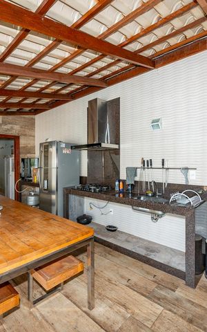 Casa à venda com 516m², 4 quartos e 4 vagas Casa à venda com 516m², 4 quartos e 4 vagasVaranda gourmet