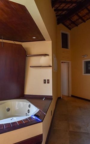 Casa de condomínio à venda com 300m², 3 quartos e 4 vagas Casa de condomínio à venda com 300m², 3 quartos e 4 vagasÁrea comum