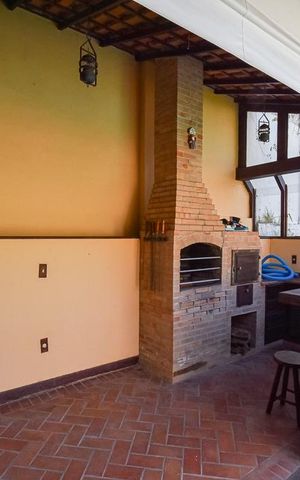 Casa de condomínio à venda com 300m², 3 quartos e 4 vagas Casa de condomínio à venda com 300m², 3 quartos e 4 vagasChurrasqueira