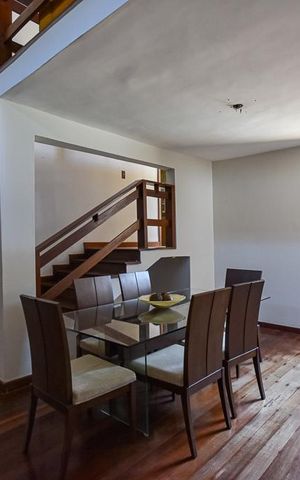 Casa de condomínio à venda com 300m², 3 quartos e 4 vagas Casa de condomínio à venda com 300m², 3 quartos e 4 vagasSala