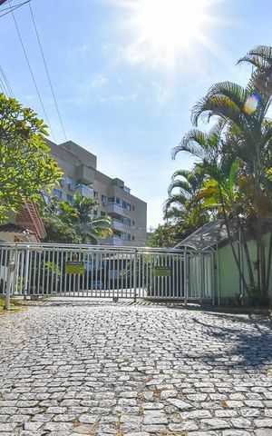 Casa de condomínio à venda com 300m², 3 quartos e 4 vagas Casa de condomínio à venda com 300m², 3 quartos e 4 vagasFachada do condomínio