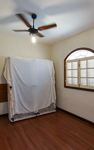 Casa de condomínio à venda com 300m², 3 quartos e 4 vagas Casa de condomínio à venda com 300m², 3 quartos e 4 vagasSuite