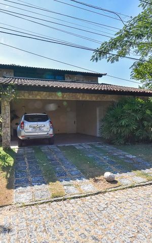 Casa de condomínio à venda com 300m², 3 quartos e 4 vagas Casa de condomínio à venda com 300m², 3 quartos e 4 vagasEntrada