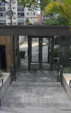 Apartamento à venda com 153m², 3 quartos e 3 vagasFachada e Portaria 