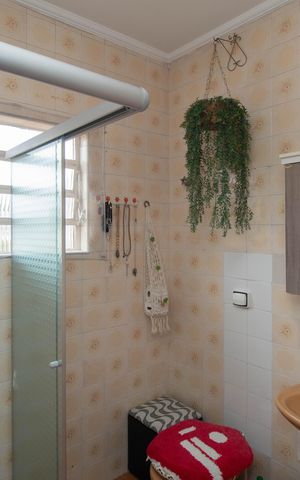 Casa à venda com 200m², 3 quartos e 2 vagas Casa à venda com 200m², 3 quartos e 2 vagasBanheiro 1