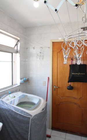 Apartamento à venda com 70m², 2 quartos e 1 vagaÁrea de Serviço