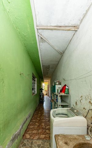 Casa à venda com 411m², 3 quartos e 3 vagas Casa à venda com 411m², 3 quartos e 3 vagasCasa 3