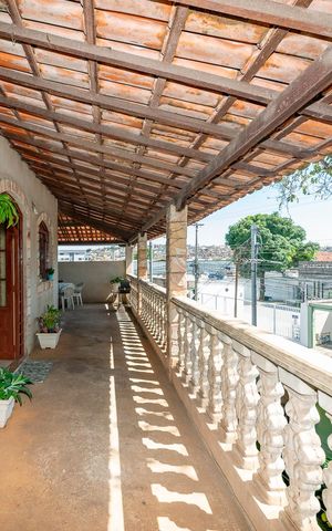 Casa à venda com 411m², 3 quartos e 3 vagas Casa à venda com 411m², 3 quartos e 3 vagasVaranda