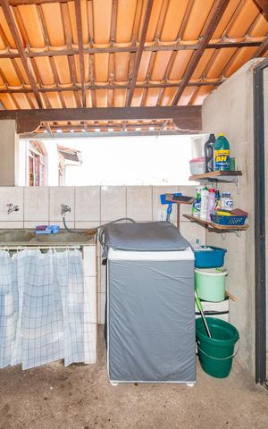 Casa à venda com 411m², 3 quartos e 3 vagas Casa à venda com 411m², 3 quartos e 3 vagasÁrea de Serviço