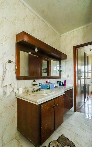 Casa à venda com 271m², 3 quartos e 2 vagasBanheiro da Suíte