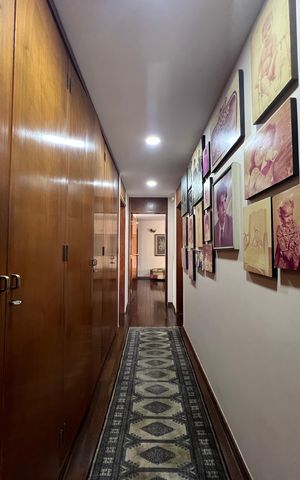 Apartamento à venda com 240m², 3 quartos e 3 vagas Apartamento à venda com 240m², 3 quartos e 3 vagasCorredor para os Quartos