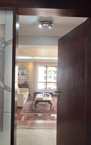 Apartamento à venda com 240m², 3 quartos e 3 vagas Apartamento à venda com 240m², 3 quartos e 3 vagasEntrada da sala