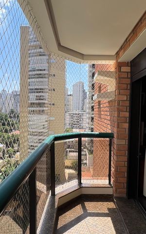 Apartamento à venda com 240m², 3 quartos e 3 vagas Apartamento à venda com 240m², 3 quartos e 3 vagasVaranda da Suíte 3