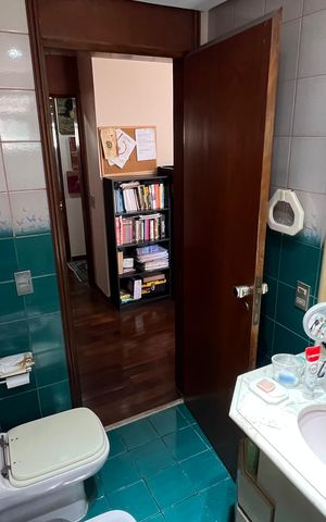 Apartamento à venda com 240m², 3 quartos e 3 vagas Apartamento à venda com 240m², 3 quartos e 3 vagasBanheiro da Suíte 2