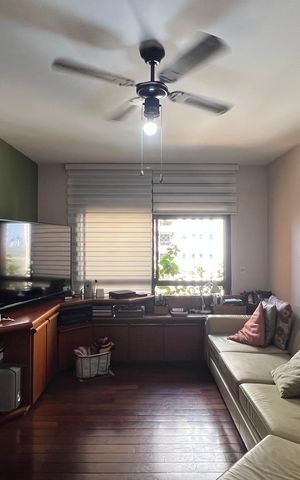 Apartamento à venda com 240m², 3 quartos e 3 vagas Apartamento à venda com 240m², 3 quartos e 3 vagasSala de TV
