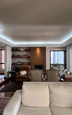 Apartamento à venda com 240m², 3 quartos e 3 vagas Apartamento à venda com 240m², 3 quartos e 3 vagasSala