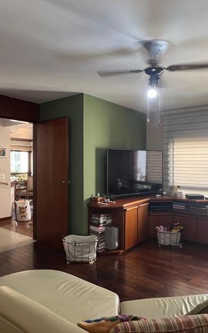 Apartamento à venda com 240m², 3 quartos e 3 vagas Apartamento à venda com 240m², 3 quartos e 3 vagasSala de TV
