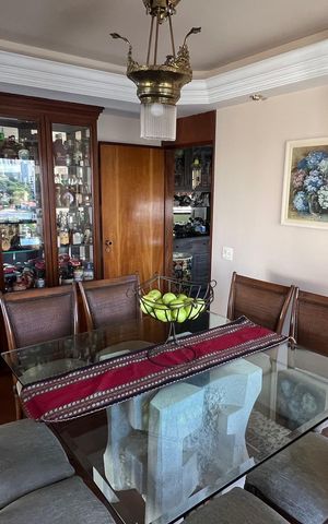 Apartamento à venda com 240m², 3 quartos e 3 vagas Apartamento à venda com 240m², 3 quartos e 3 vagasSala de Jantar