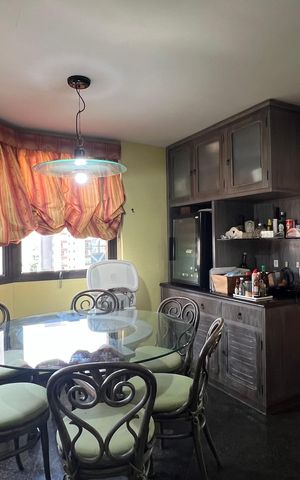 Apartamento à venda com 240m², 3 quartos e 3 vagas Apartamento à venda com 240m², 3 quartos e 3 vagasCopa