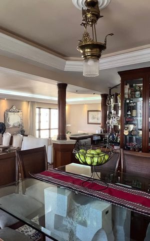 Apartamento à venda com 240m², 3 quartos e 3 vagas Apartamento à venda com 240m², 3 quartos e 3 vagasSala de Jantar