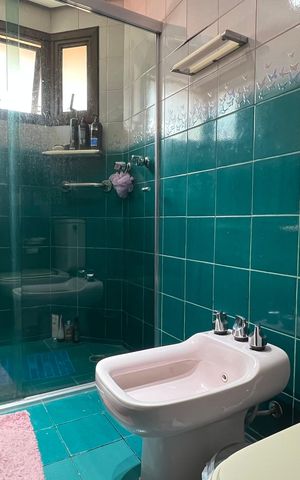 Apartamento à venda com 240m², 3 quartos e 3 vagas Apartamento à venda com 240m², 3 quartos e 3 vagasBanheiro da Suíte 2