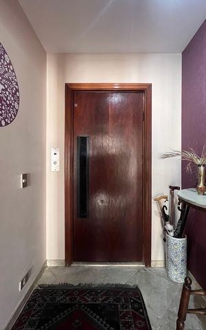 Apartamento à venda com 240m², 3 quartos e 3 vagas Apartamento à venda com 240m², 3 quartos e 3 vagasEntrada da sala