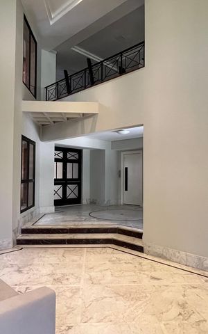 Apartamento à venda com 240m², 3 quartos e 3 vagas Apartamento à venda com 240m², 3 quartos e 3 vagasHall de entrada
